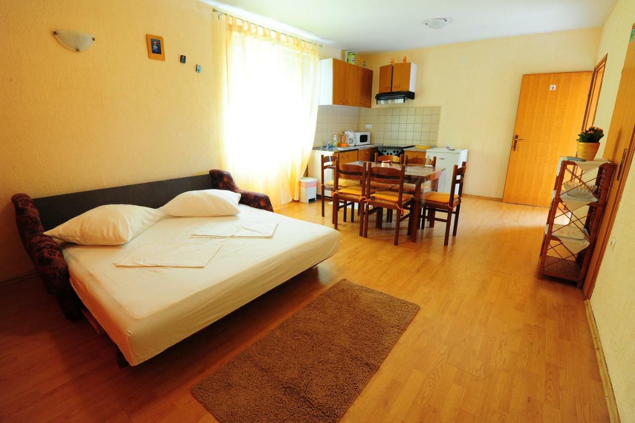 Apartmani Margeta 拉布 外观 照片